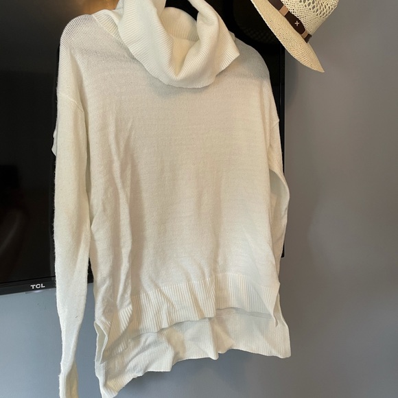 Banana republic sweater - Picture 2 of 5